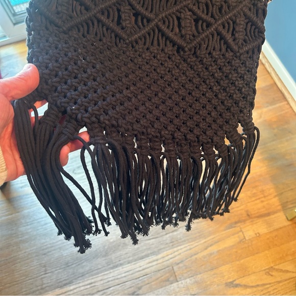 Danielle Nicole macrame crochet fringe bag - Picture 13 of 15